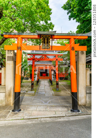 Hirota Shrine, Akatsuchi Inari Shrine, Nihonbashi-nishi, Naniwa-ku, Osaka City Hirota Shrine, Akatsuchi Inari Shrine, Nihonbashi-nishi, Naniwa-ku, Osaka City 128351808