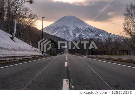 Niseko Hokkaido Winter Ski Snowboard Winter Sports Mt. Yotei Kutchan Annupuri 128352328