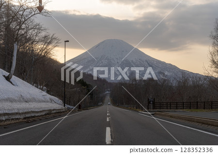 Niseko Hokkaido Winter Ski Snowboard Winter Sports Mt. Yotei Kutchan Annupuri 128352336