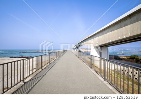 Imakiriguchi as seen from the seawall at Maisaka Embankment in Hamamatsu City 128352519