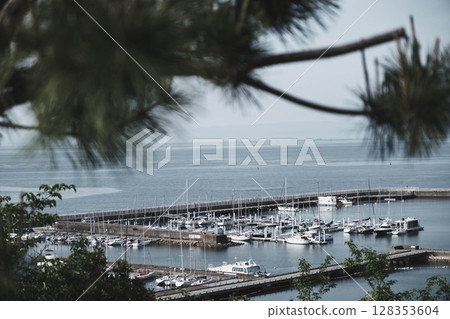 [Sennan Atagoyama] Beautiful port town scenery 128353604
