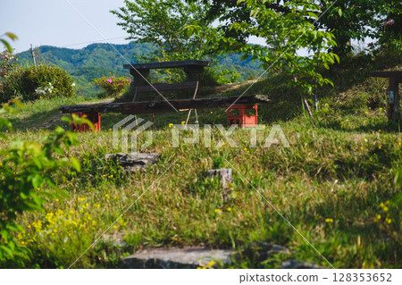 [Sennan Atagoyama] A famous spot for azaleas 128353652