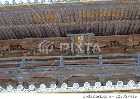 香川縣金刀比羅神社境內的「旭日社」匾額 香川縣金刀比羅神社境內的「旭日社」匾額 128357419