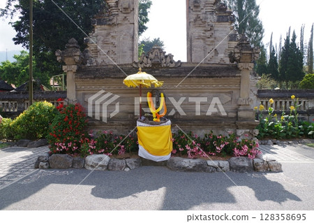 印度尼西亞巴厘島烏倫丹奴布拉坦寺 印度尼西亞巴厘島烏倫丹奴布拉坦寺 128358695