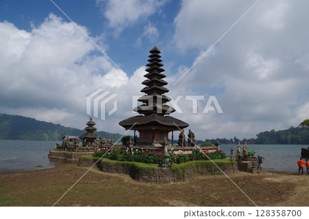 印度尼西亞巴厘島烏倫丹奴布拉坦寺 128358700