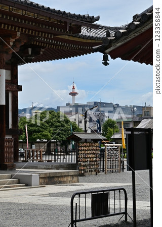 Toji Toji 128358844