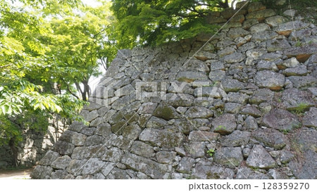 津山城：加固石牆 128359270