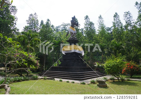 Tirta Empul Temple, Bali, Indonesia Tirta Empul Temple, Bali, Indonesia 128359281