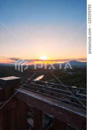 Naegi Castle Ruins (Autumn): View of Mt. Kasagi from the castle tower observation deck 128359793