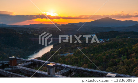 苗木城跡（秋天）：從天守閣眺望笠置山 128360099