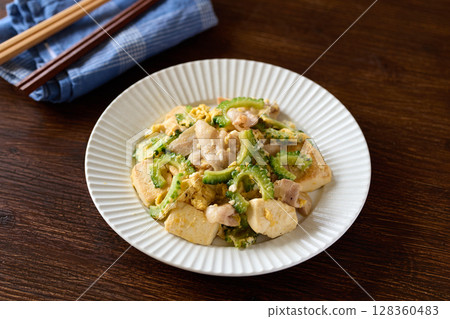 裝在盤子裡的戈雅什錦飯 裝在盤子裡的戈雅什錦飯 128360483