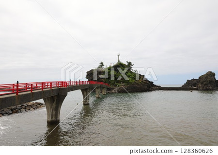 日本海弁天岩 1 日本海弁天岩 1 128360626