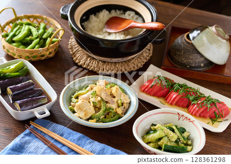 Summer table Summer table 128361298