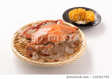 [Hokkaido] Boiled Blue Crab with Roe 128362785