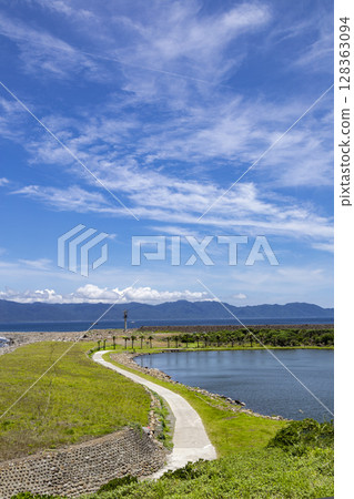 藍色海洋：釜山島灣的自然美景 128363094