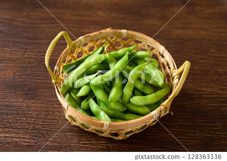 籃子裡的煮毛豆 籃子裡的煮毛豆 128363136