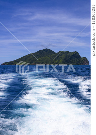 Busan Island: Stern view, blue sea view and Nanghwa Busan Island: Stern view, blue sea view and Nanghwa 128363283