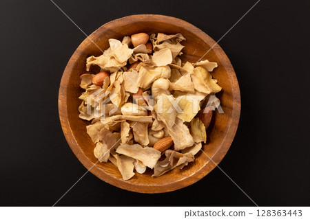 煙燻、風乾、煙燻蘿蔔、煙燻堅果 128363443