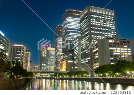 大阪Yodoyabashi夜視圖 128363516