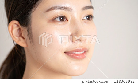 Beauty image of young women 128365982