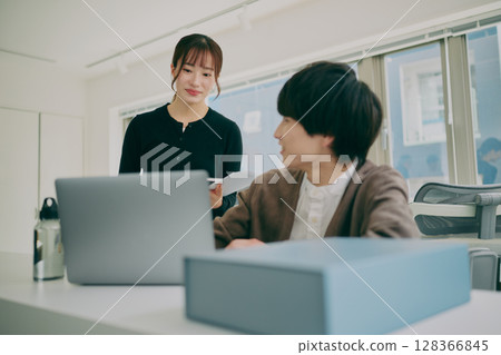 商務人士見面 128366845