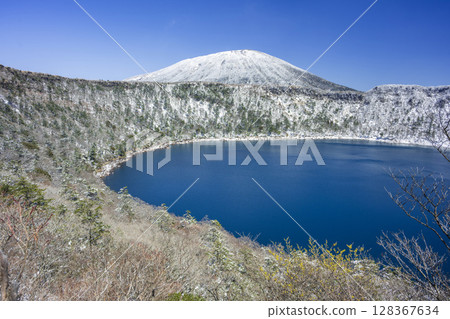 大波池的霧凇樹木 128367634