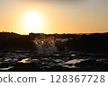 Waves and sunsets 128367728