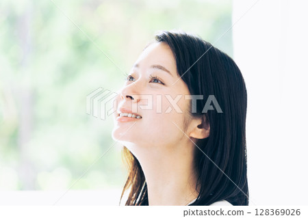 年輕的女士的肖像 128369026