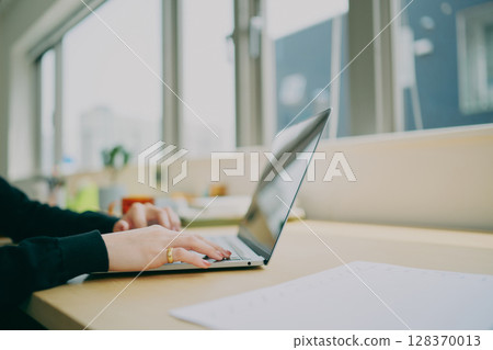 勞動者的手 勞動者的手 128370013