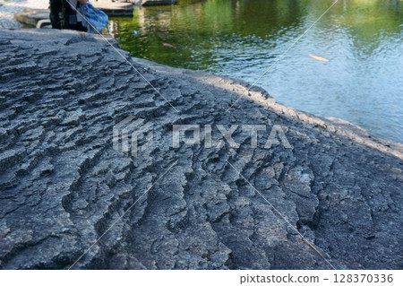 德川庭園:波浪紋石 德川庭園:波浪紋石 128370336