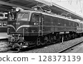 EF58 No. 61, a locomotive dedicated to pulling imperial trains 128373139
