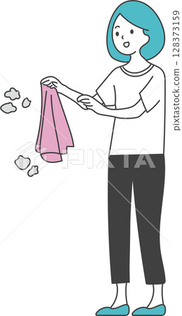 撣衣服上灰塵的女人 撣衣服上灰塵的女人 128373159