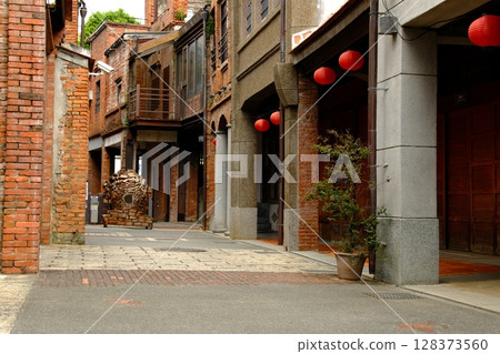 磚造建築的復古街景 磚造建築的復古街景 128373560