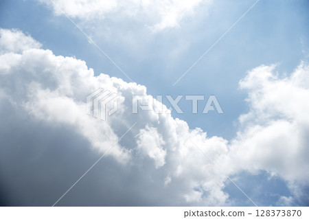 Summer sky, pale sky, blue sky, sunny, July image Summer sky, pale sky, blue sky, sunny, July image 128373870