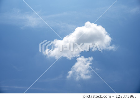 Summer sky, vivid sky, blue sky, sunny, July image 128373963
