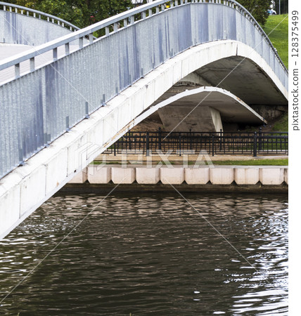 Shot of the bridge across the river Shot of the bridge across the river 128375499