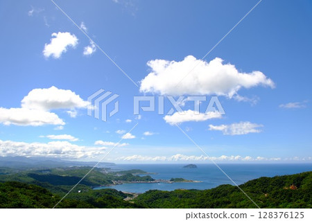 The endless blue sea and sky The endless blue sea and sky 128376125