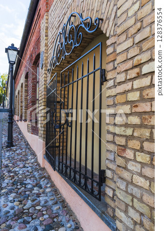 Old building in the city center 128376554