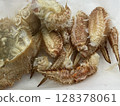 Boiled hairy crab (with crab miso and legs) 128378061