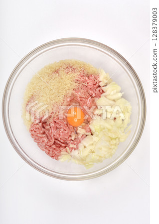 Ingredients for stuffed peppers 128379003