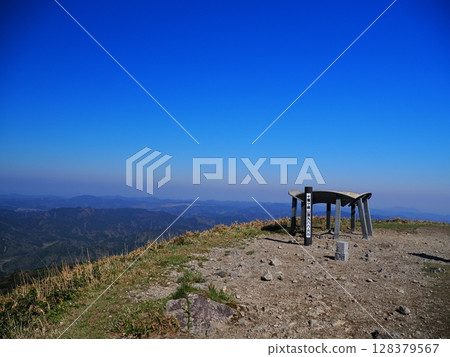 德勝峰山頂的風景 128379567