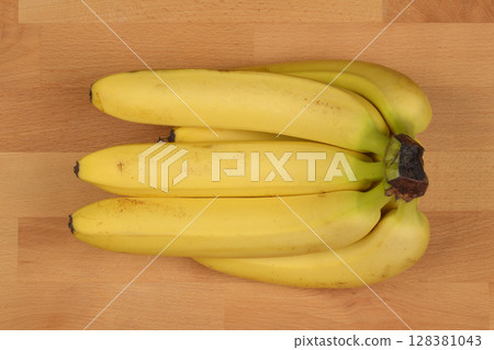 Bunch of bananas Bunch of bananas 128381043
