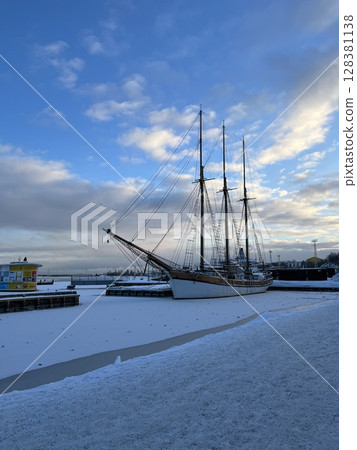 Helsinki Port 128381138