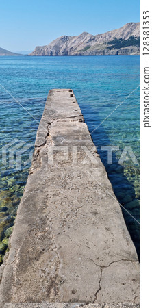 Concrete pier 128381353