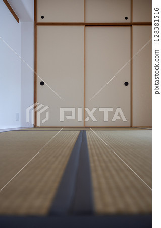 日式房間（附衣櫃） 128381516