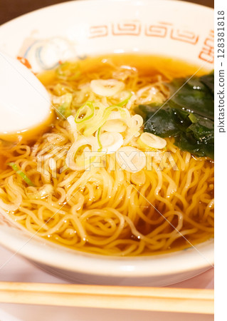 美味的醬油拉麵 美味的醬油拉麵 128381818