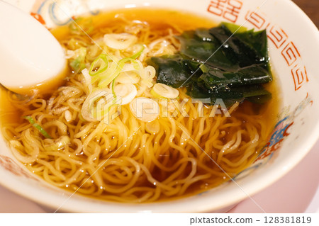 美味的醬油拉麵 美味的醬油拉麵 128381819