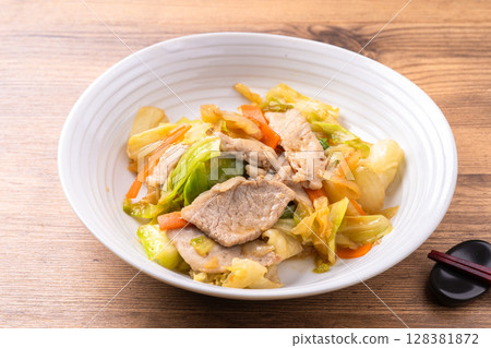 Fried vegetables 128381872