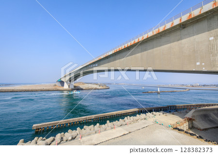 濱松市、濱名湖、濱名大橋 濱松市、濱名湖、濱名大橋 128382373