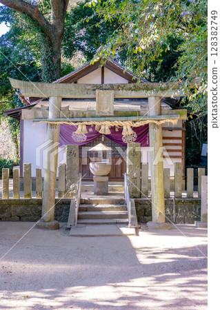 大阪府吹田市垂水町垂水神社境內不動社 大阪府吹田市垂水町垂水神社境內不動社 128382749